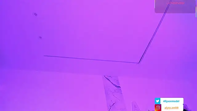 Snapshot of alysson_18 chatting on May 27, 2026, 1:08 pm alysson 18 online show from May 27, 2026, 1:08 pm