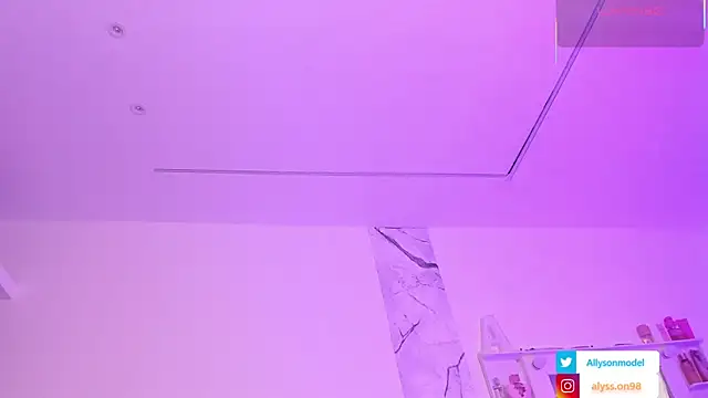 Snapshot of alysson_18 chatting on June 6, 2026, 2:11 pm alysson 18 online show from June 6, 2026, 2:11 pm