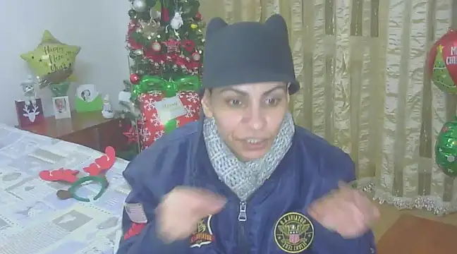 Snapshot of hotSANDRA_STARR chatting on December 18, 2024, 11:40 pm hotSANDRA STARR online show from December 18, 2024, 11:40 pm