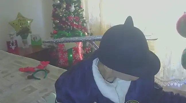 Snapshot of hotSANDRA_STARR chatting on December 19, 2024, 6:45 am hotSANDRA STARR online show from December 19, 2024, 6:45 am