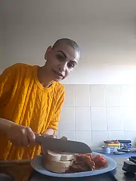 Snapshot of hotSANDRA_STARR chatting on March 18, 2025, 5:09 am hotSANDRA STARR online show from March 18, 2025, 5:09 am