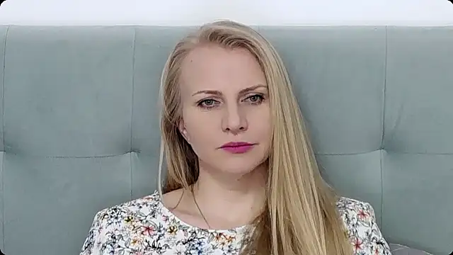 Snapshot of K__Adrienne chatting on February 13, 2025, 10:23 am K Adrienne online show from February 13, 2025, 10:23 am