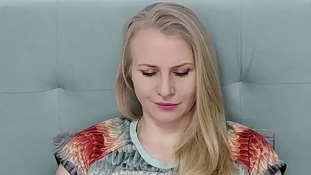 Snapshot of K__Adrienne chatting on March 2, 2025, 6:05 am K Adrienne online show from March 2, 2025, 6:05 am