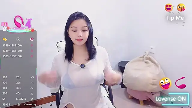 Snapshot of small_Eva chatting on December 19, 2025, 2:57 pm small Eva online show from December 19, 2025, 2:57 pm