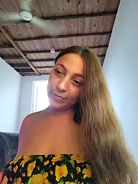 VickyHoult online show from January 6, 2025, 8:18 pm