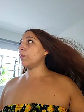 VickyHoult online show from March 1, 2025, 9:15 pm