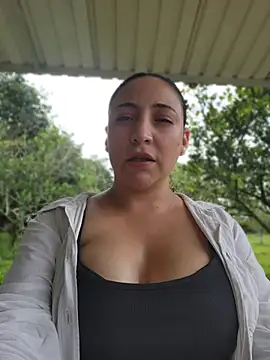 VickyHoult online show from July 3, 2026, 9:43 pm