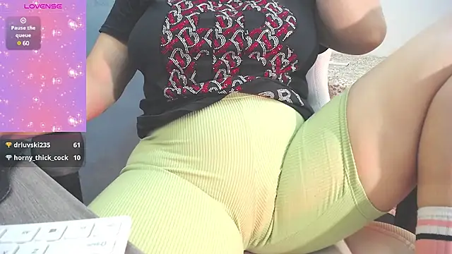 Tiffany teressa online show from February 26, 2025, 6:04 am