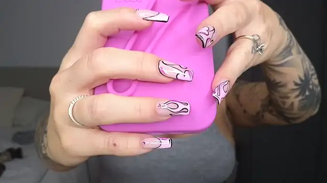 Snapshot of LibbyLoveHeartx chatting on February 26, 2025, 8:00 pm LibbyLoveHeartx online show from February 26, 2025, 8:00 pm