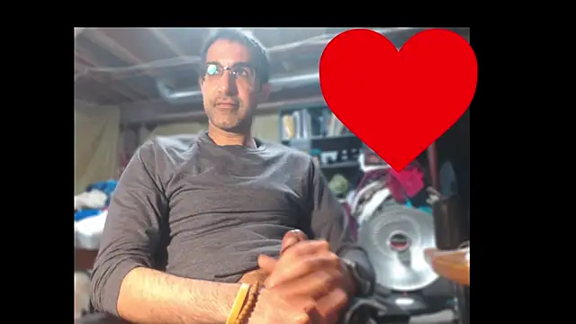 Gsmile1 online show from March 29, 2026, 5:02 pm