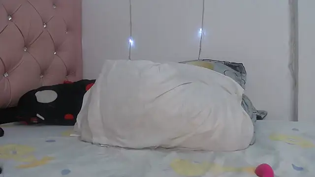 Snapshot of karlota_28 chatting on February 15, 2025, 5:19 am karlota 28 online show from February 15, 2025, 5:19 am