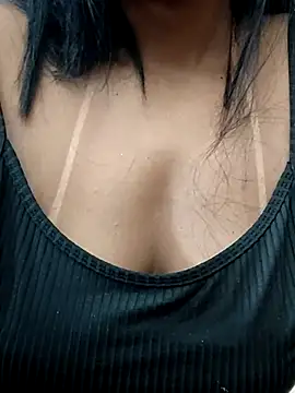 NeydeHotWife online show from June 25, 2026, 6:12 pm