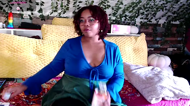 Snapshot of -khayaparker chatting on January 3, 2025, 7:39 pm -khayaparker online show from January 3, 2025, 7:39 pm