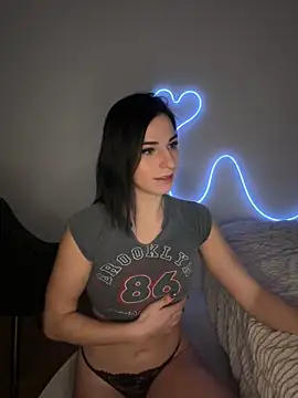 Snapshot of OIivia chatting on January 4, 2025, 7:23 pm OIivia online show from January 4, 2025, 7:23 pm