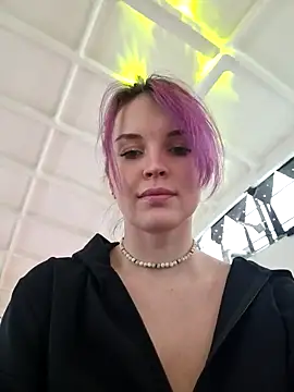 Snapshot of LazyTanukii chatting on January 22, 2025, 4:23 am LazyTanukii online show from January 22, 2025, 4:23 am