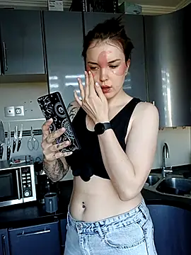 Snapshot of LazyTanukii chatting on September 30, 2025, 5:45 am LazyTanukii online show from September 30, 2025, 5:45 am