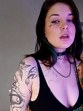 Snapshot of LazyTanukii chatting on October 17, 2025, 6:38 am LazyTanukii online show from October 17, 2025, 6:38 am