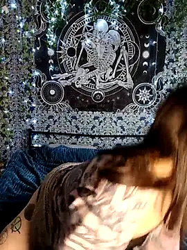 Snapshot of LazyTanukii chatting on October 22, 2025, 6:46 am LazyTanukii online show from October 22, 2025, 6:46 am