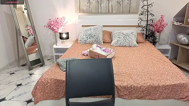 Snapshot of CharmedDoll chatting on September 23, 2025, 12:30 pm CharmedDoll online show from September 23, 2025, 12:30 pm