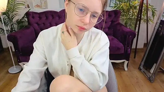 CharmedDoll online show from April 28, 2026, 6:29 am
