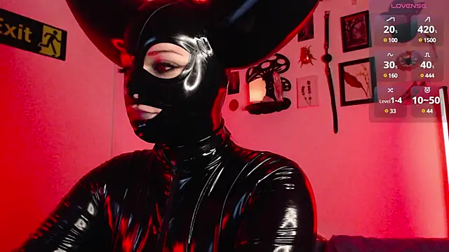 auroralatexprincess online show from March 19, 2025, 6:01 pm