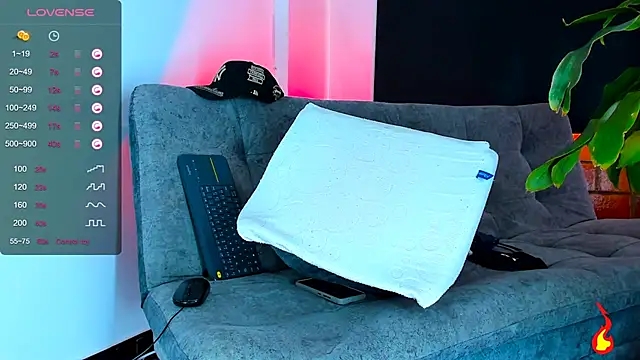 Snapshot of vanegas_luis chatting on December 5, 2024, 1:06 pm vanegas luis online show from December 5, 2024, 1:06 pm