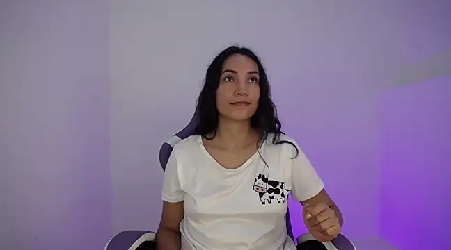 cutie and slutty online show from February 4, 2025, 1:34 am