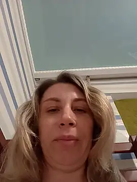 Snapshot of MissisMilk chatting on June 17, 2026, 2:40 pm MissisMilk online show from June 17, 2026, 2:40 pm
