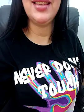 Snapshot of Queen_sousou chatting on February 7, 2025, 12:20 am Queen sousou online show from February 7, 2025, 12:20 am