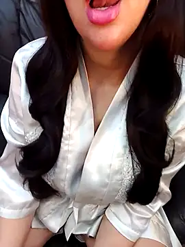 Snapshot of Queen_sousou chatting on February 16, 2025, 10:32 pm Queen sousou online show from February 16, 2025, 10:32 pm