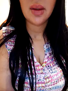 Snapshot of Queen_sousou chatting on October 9, 2025, 8:34 am Queen sousou online show from October 9, 2025, 8:34 am