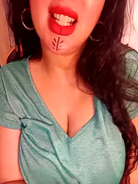 Snapshot of Queen_sousou chatting on October 24, 2025, 7:54 pm Queen sousou online show from October 24, 2025, 7:54 pm