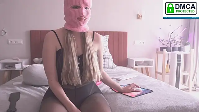 FluffyHat online show from March 3, 2025, 9:00 am