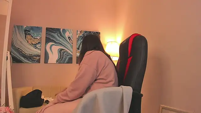 Snapshot of BattyMoll chatting on December 18, 2024, 2:32 am BattyMoll online show from December 18, 2024, 2:32 am