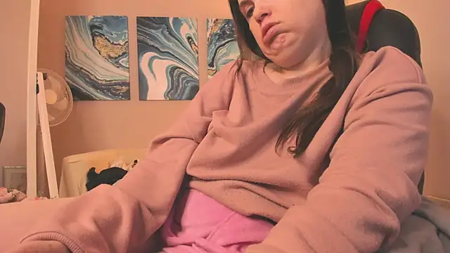 Snapshot of BattyMoll chatting on February 7, 2025, 6:45 pm BattyMoll online show from February 7, 2025, 6:45 pm