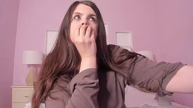 BattyMoll online show from December 21, 2025, 3:41 pm