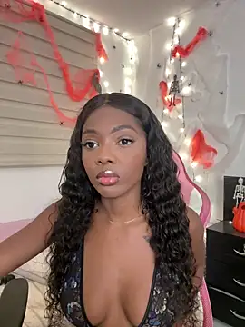 Snapshot of Vane_Rossee chatting on October 15, 2025, 11:27 pm Vane Rossee online show from October 15, 2025, 11:27 pm