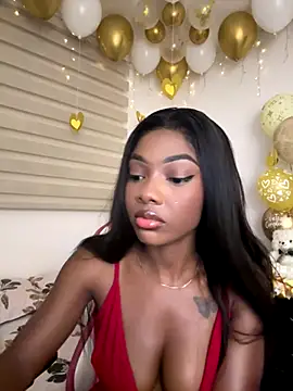 Snapshot of Vane_Rossee chatting on October 28, 2025, 11:07 pm Vane Rossee online show from October 28, 2025, 11:07 pm