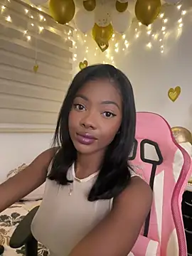 Snapshot of Vane_Rossee chatting on November 12, 2025, 11:58 pm Vane Rossee online show from November 12, 2025, 11:58 pm