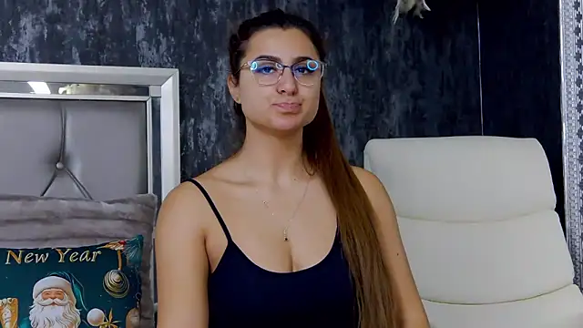 Snapshot of NicolePlay chatting on January 4, 2025, 5:48 am NicolePlay online show from January 4, 2025, 5:48 am