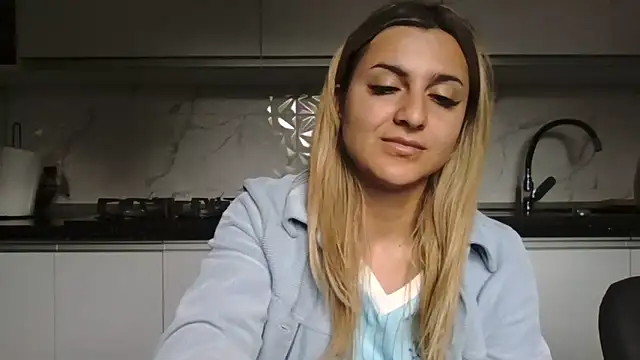 Snapshot of NicolePlay chatting on June 15, 2026, 5:53 am NicolePlay online show from June 15, 2026, 5:53 am