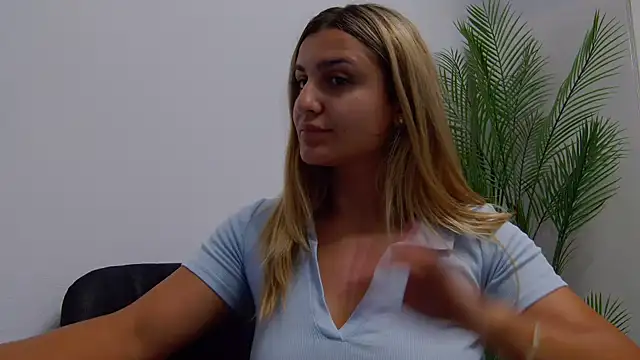 NicolePlay online show from July 2, 2026, 8:37 pm