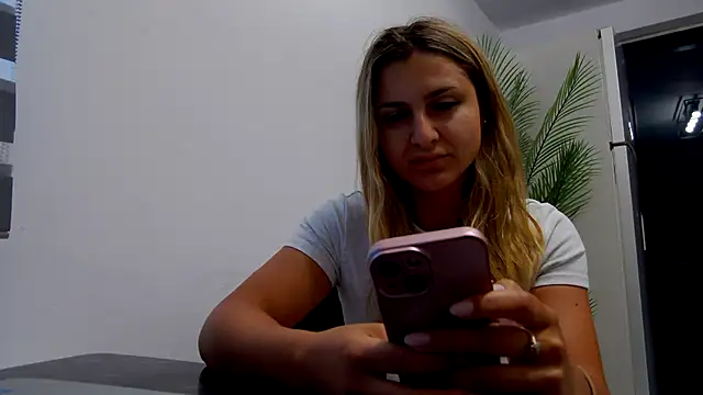 NicolePlay online show from July 6, 2026, 3:03 am