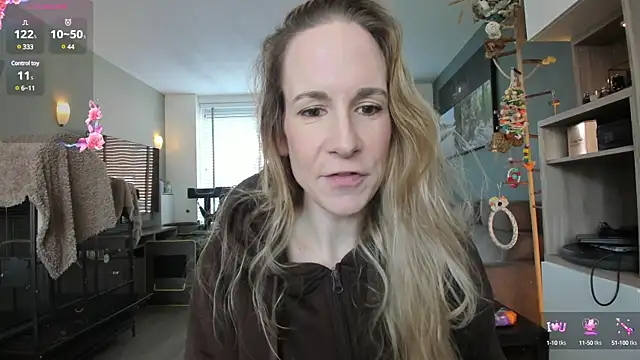 NaomiAndFriends online show from February 3, 2025, 10:03 am