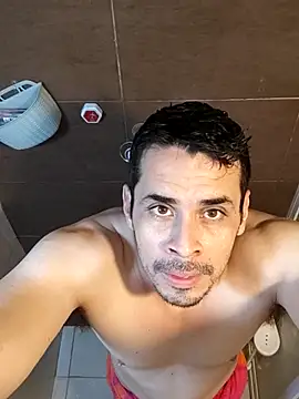 Snapshot of towers_j chatting on February 14, 2025, 6:19 pm towers j online show from February 14, 2025, 6:19 pm