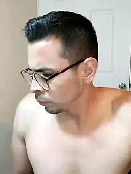 Snapshot of towers_j chatting on March 5, 2025, 10:43 pm towers j online show from March 5, 2025, 10:43 pm