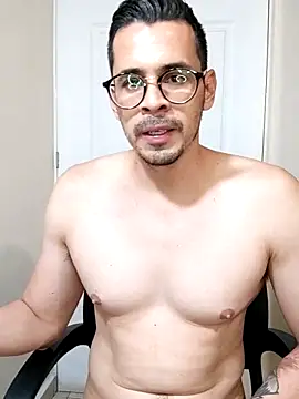 Snapshot of towers_j chatting on March 11, 2025, 12:11 am towers j online show from March 11, 2025, 12:11 am