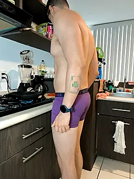 Snapshot of towers_j chatting on September 26, 2025, 4:33 pm towers j online show from September 26, 2025, 4:33 pm