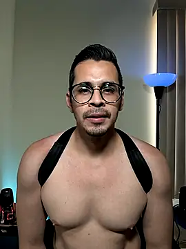 Snapshot of towers_j chatting on November 9, 2025, 9:35 pm towers j online show from November 9, 2025, 9:35 pm