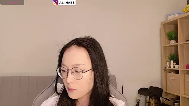 aliiiiiina online show from January 16, 2025, 6:37 pm